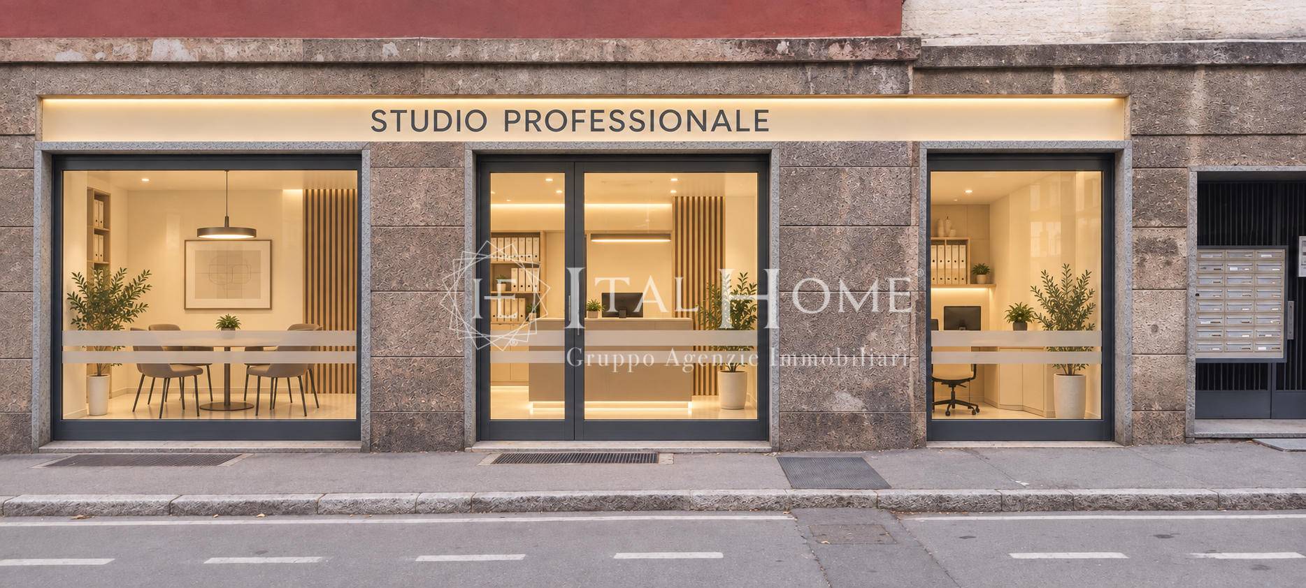 BERGAMO VIA SUARDI VENDESI OCCASIONISSIMA NEGOZIO CON 3 VETRINE - FORTE PASSAGGIO! SOLO DA NOI € 159.000