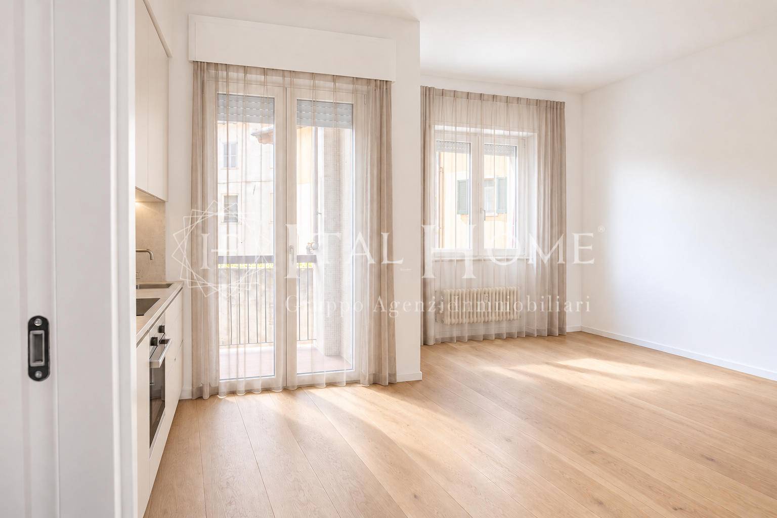 ALLE SPALLE DI PIAZZA S. ANNA, VENDESI TUTTO NUOVO, BILOCALE CON BALCONATA PRIVATA. PRONTO DA VIVERE.
